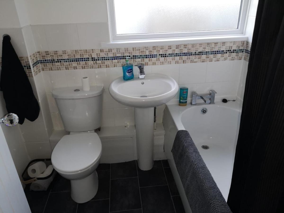 Ffrith House Villa Престатин Екстериор снимка
