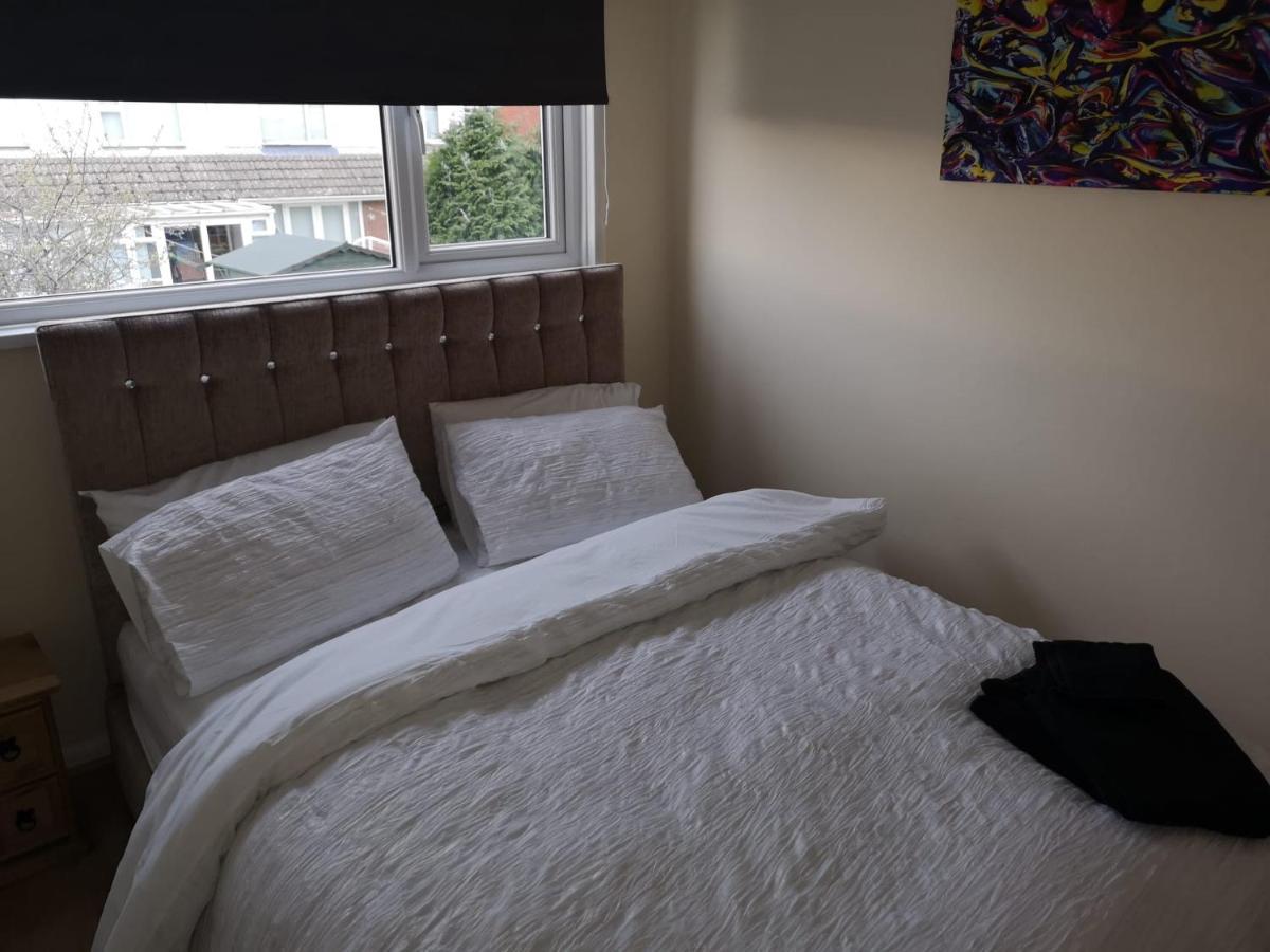 Ffrith House Villa Престатин Екстериор снимка